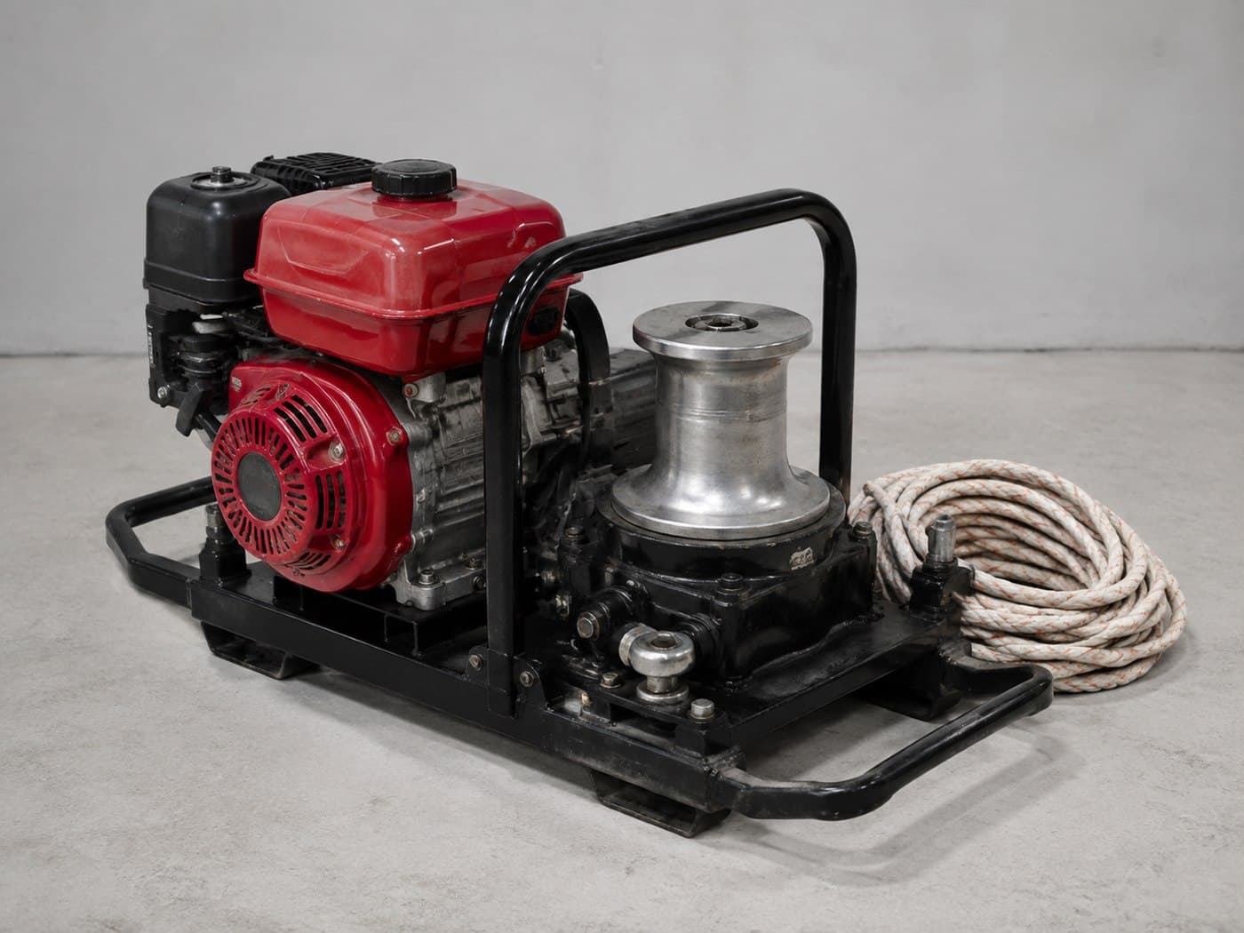 محرك هوندا بنزين · Winch