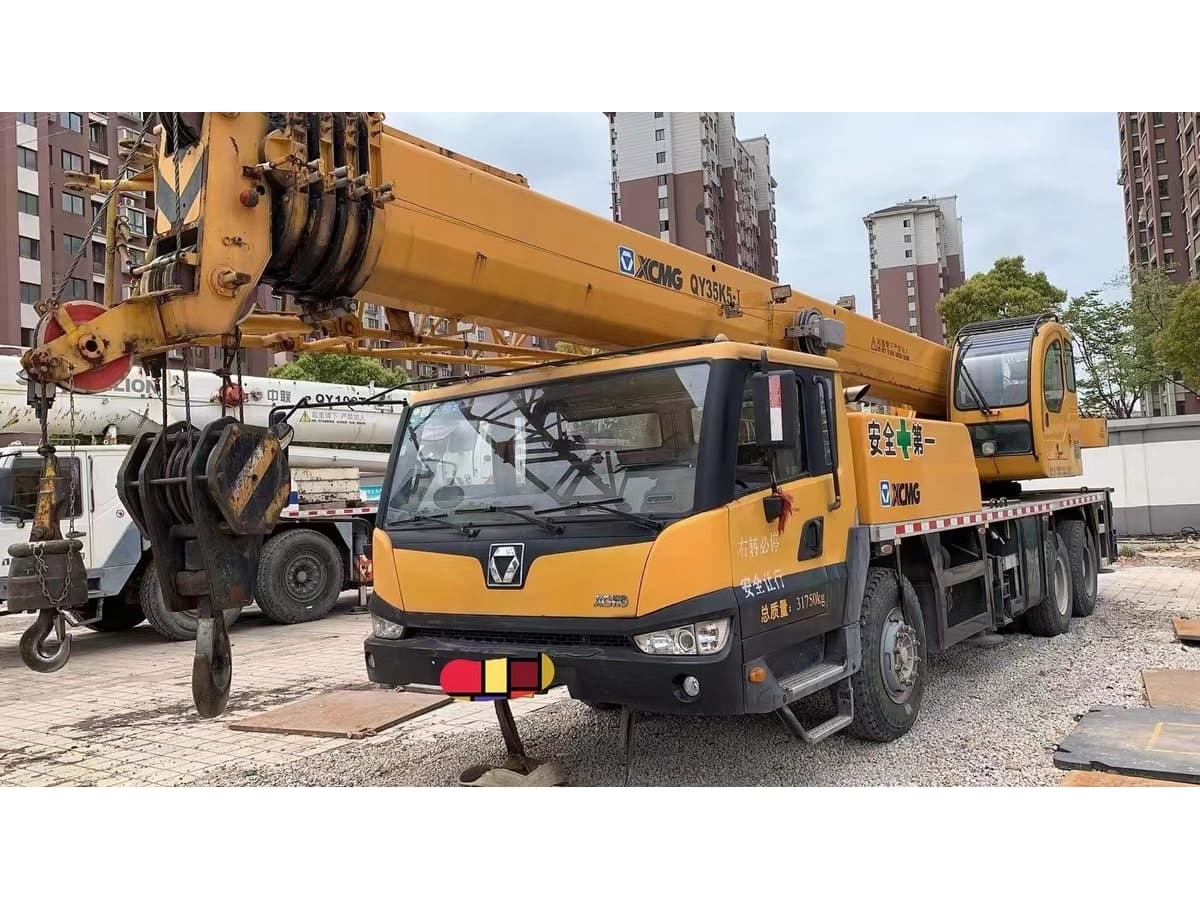 35 TON · Mobile Crane · XCMG