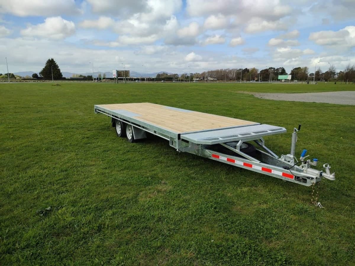 4 M · Flatbed Trailer