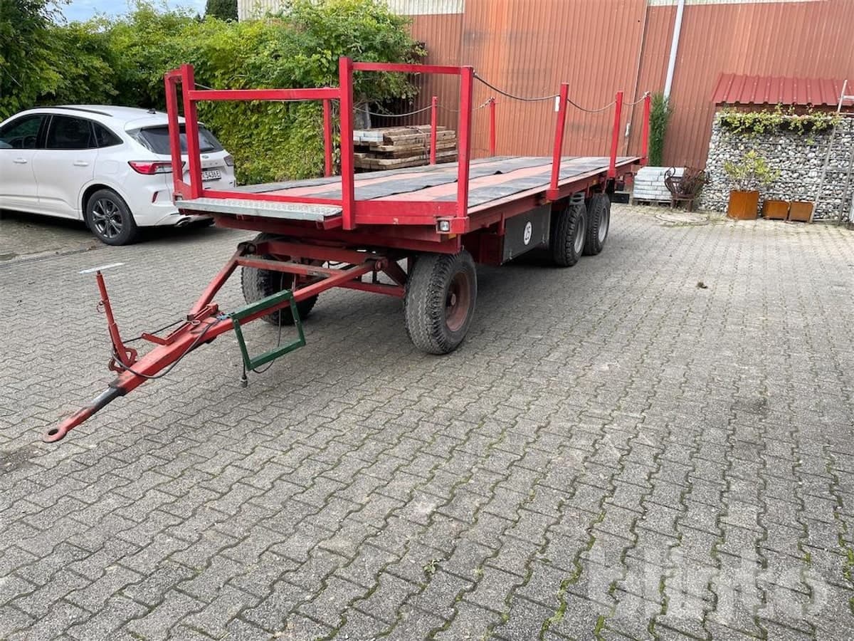 8 M · Flatbed Trailer